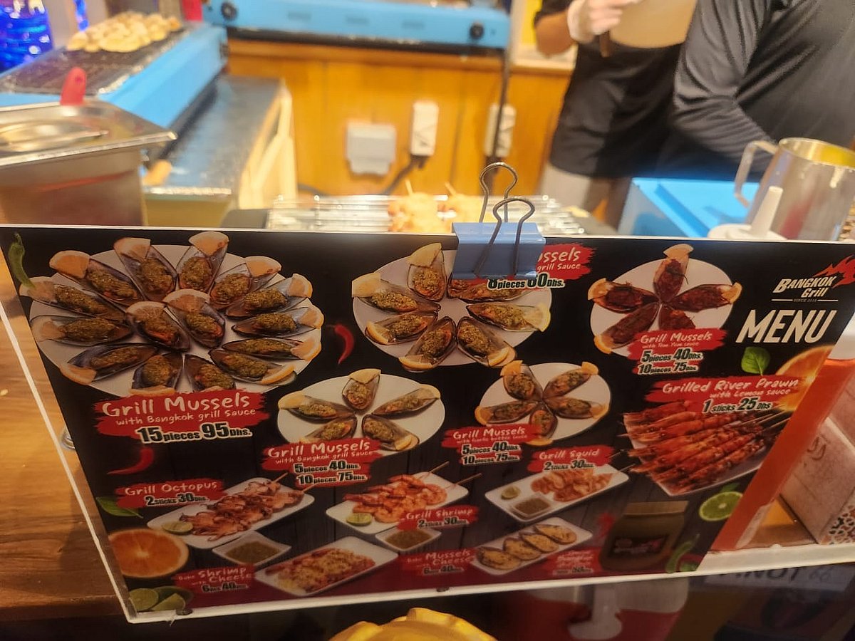 Affordable Dining at Global Village's Floating Market