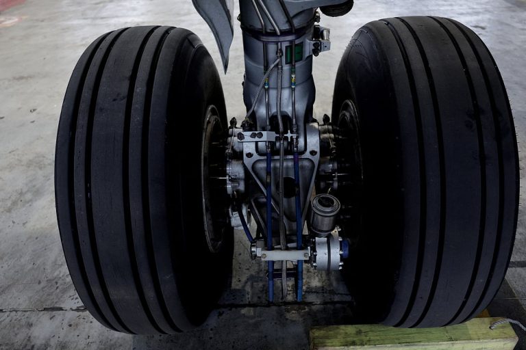 Airbus A320 Makes Emergency Landing in Saint Petersburg