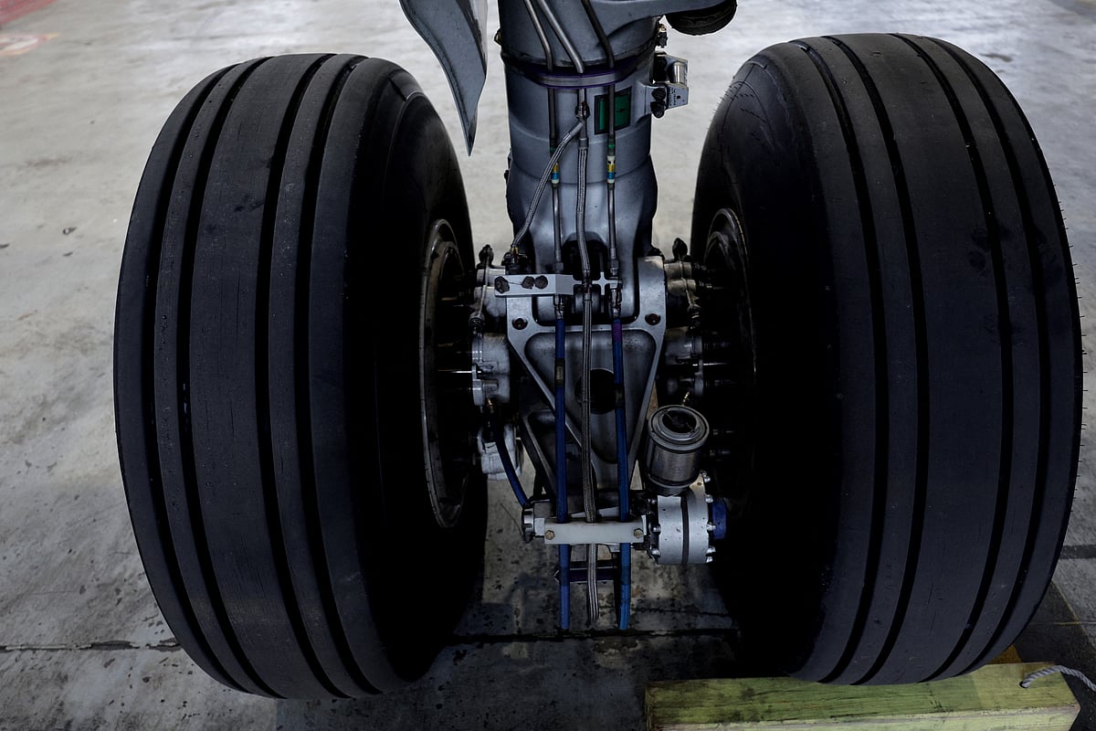 Airbus A320 Makes Emergency Landing in Saint Petersburg