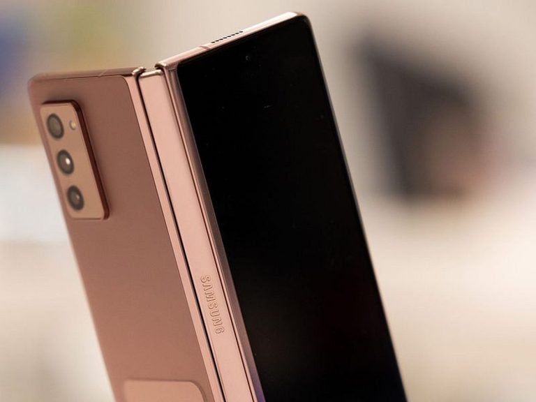 Best Foldable Smartphones in the UAE for 2025