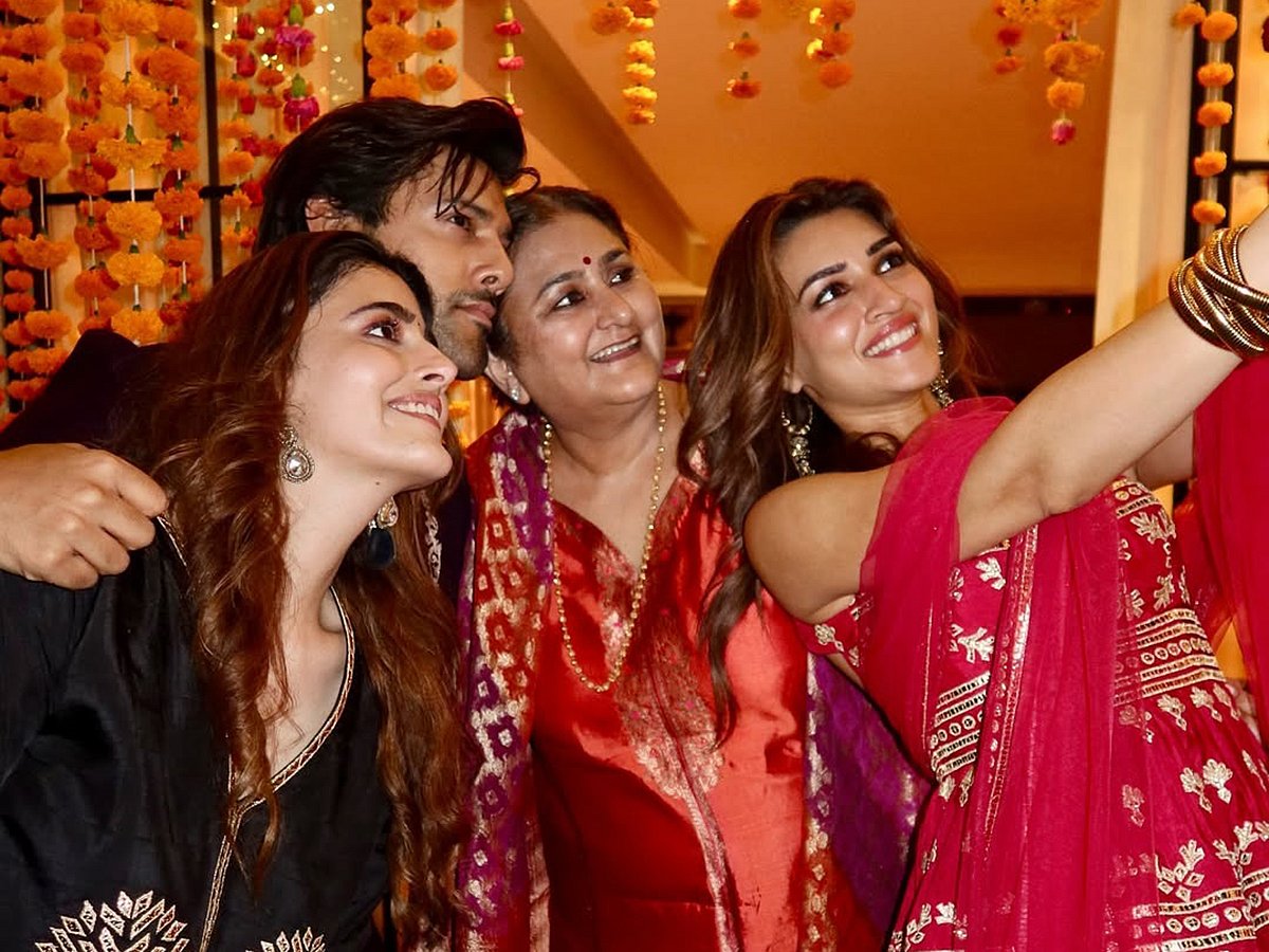 Bollywood Stars Celebrate Vibrant Diwali Festivities