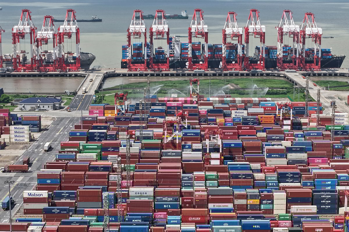 China Exports to US Drop 27% Amid Global Trade Growth
