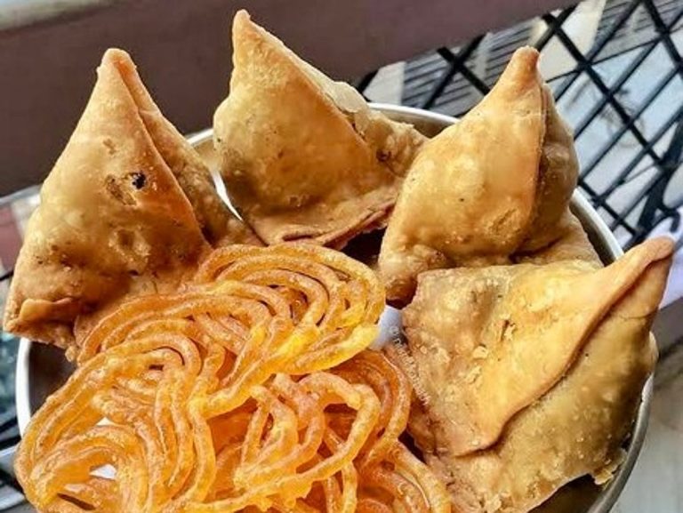 Comfort Food Cravings: Why We Seek Them on Rainy Days