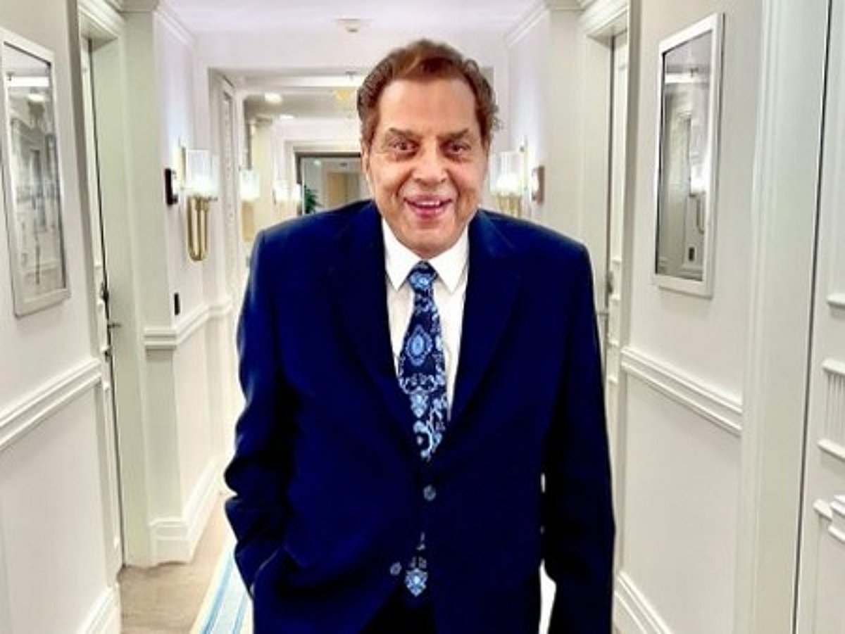 Dharmendra in Critical Condition at Mumbai Hospital