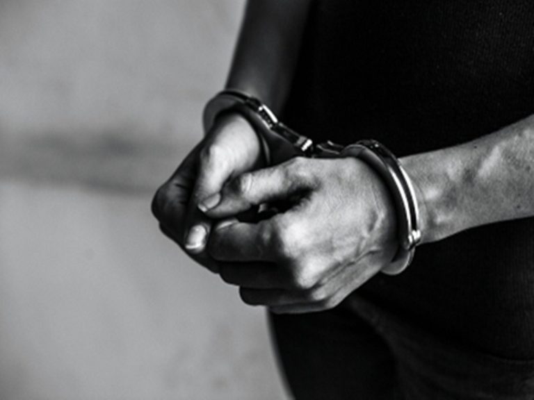 Driver Arrested in Oman for Illegal Passenger Transport