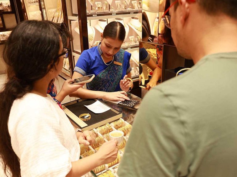 Gold Price Comparison: Dubai vs. India Explained