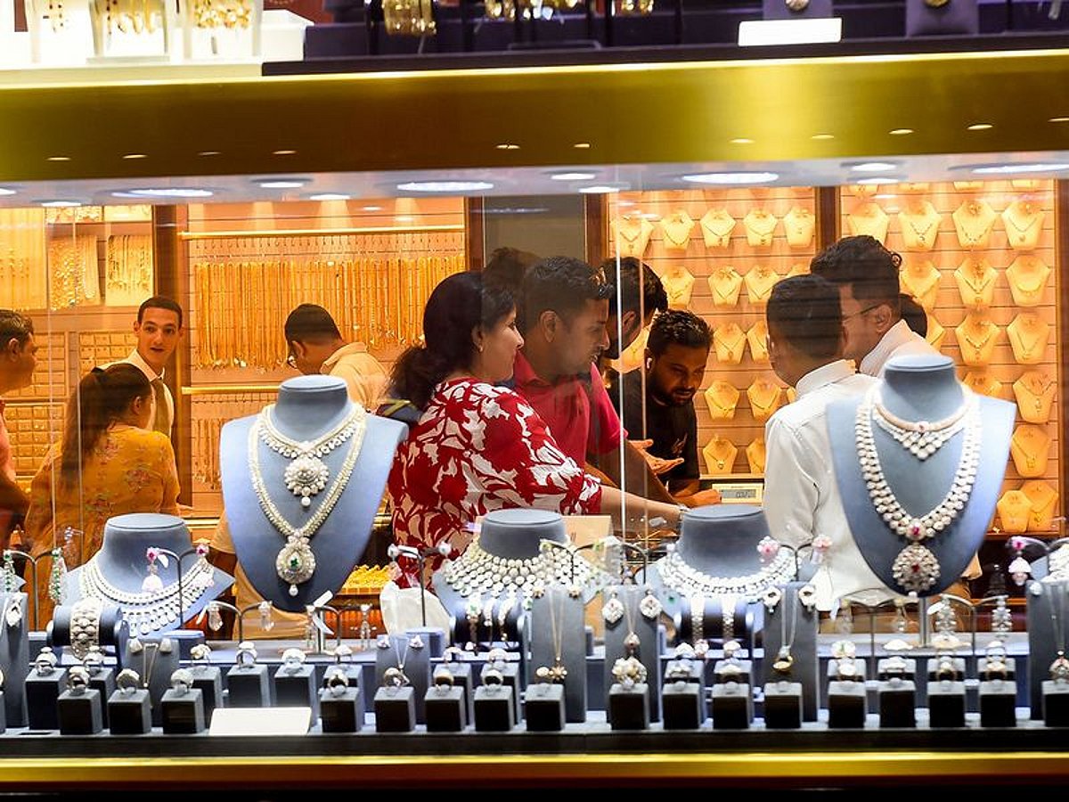 Gold Prices Steady in Dubai Amid Global Market Changes