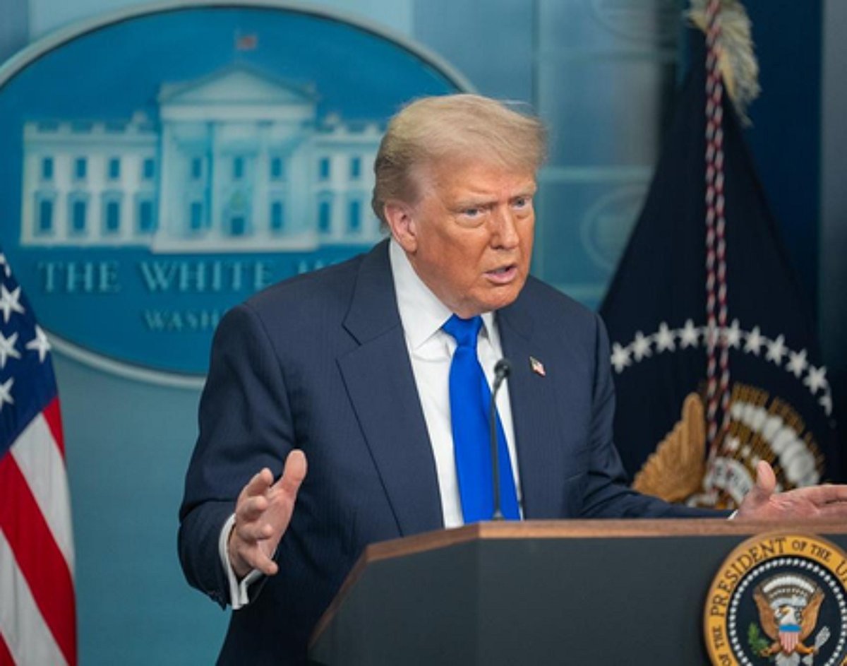 Historic U.S. Government Shutdown Continues Amid Standoff