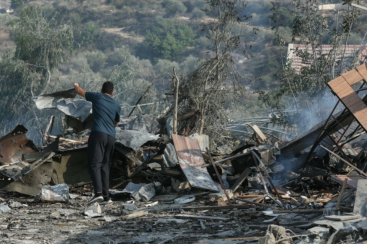 Israel Airstrikes Southern Lebanon Amid Rising Tensions