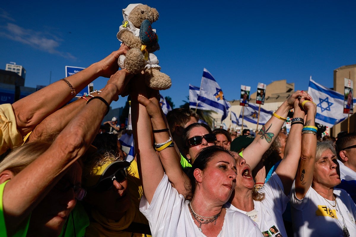 Joy in Tel Aviv as Seven Hostages Are Released