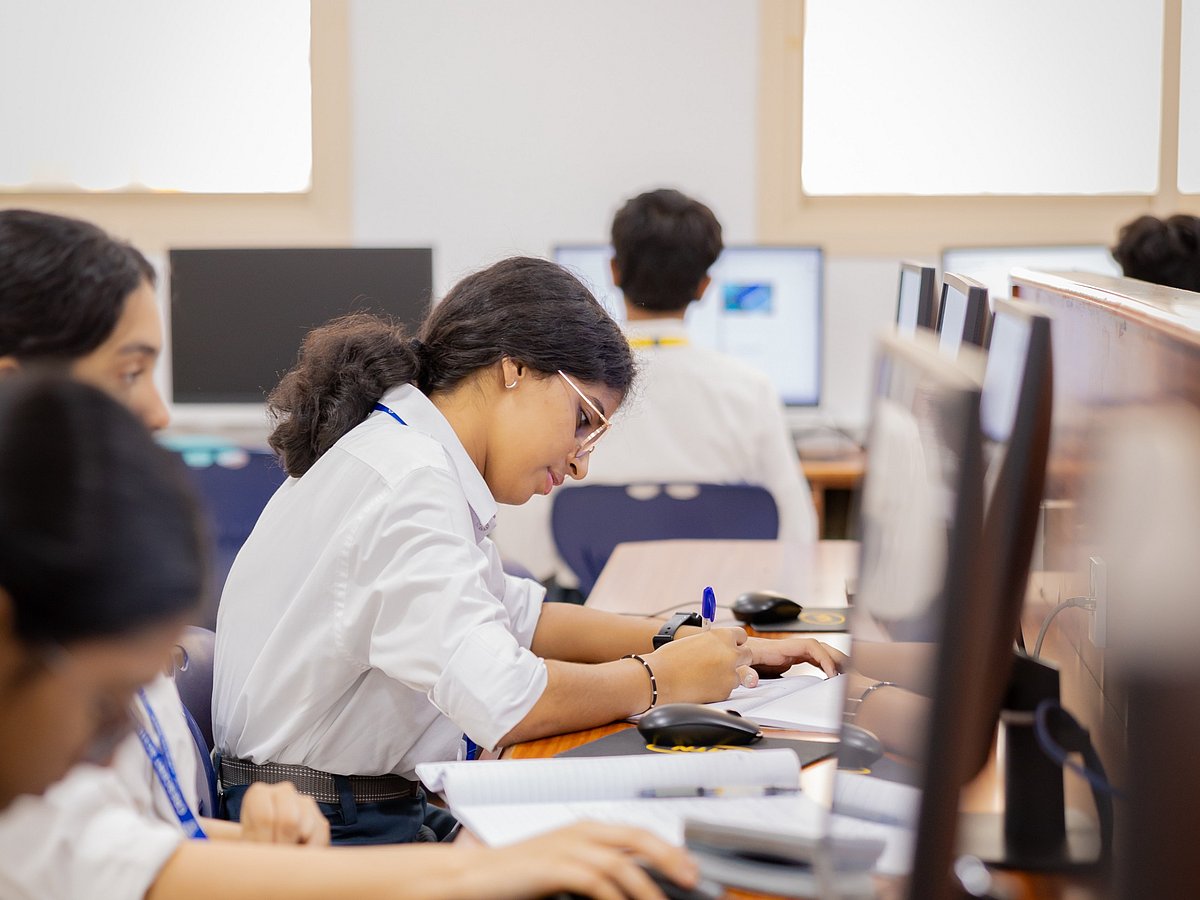 KHDA Launches AI Service for Dubai School Selection