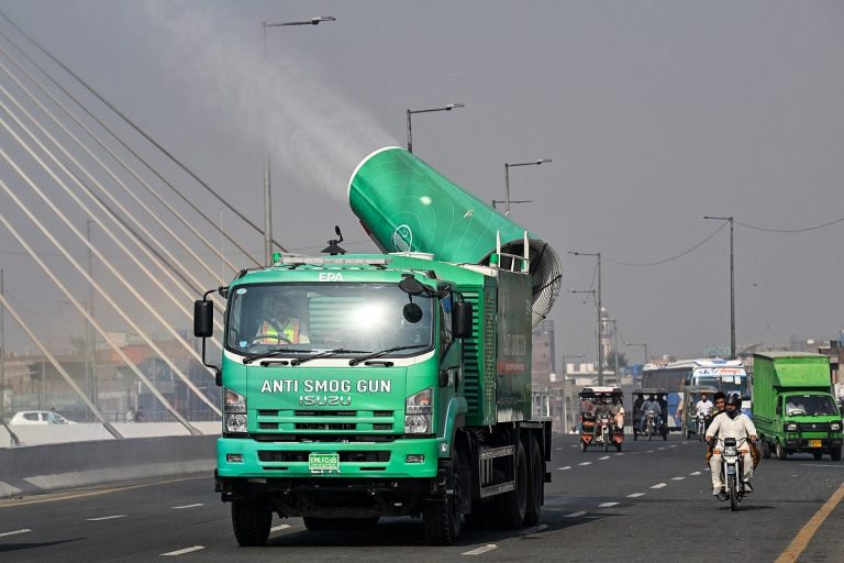 Lahore Launches Anti-Smog Guns to Fight Air Pollution