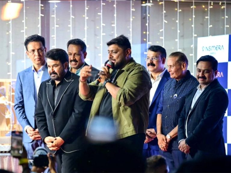 Mohanlal Draws Huge Crowd at Sharjah Jewellery Store Opening