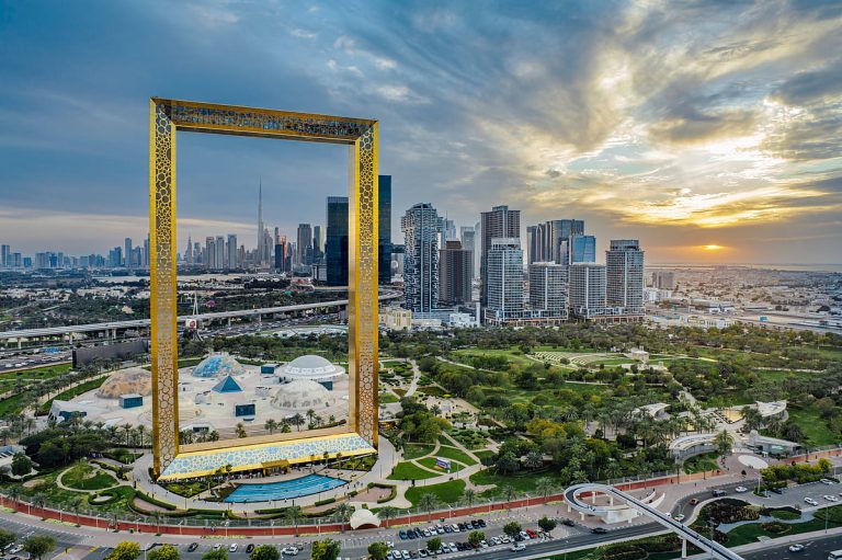 November Weather in the UAE: Temperature and Humidity Change