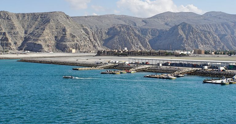 Oman Coast Guard Rescues 15 After Boat Collision at Khasab