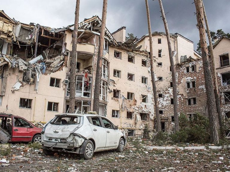 Power Outages in Eastern Kyiv After Russian Attacks