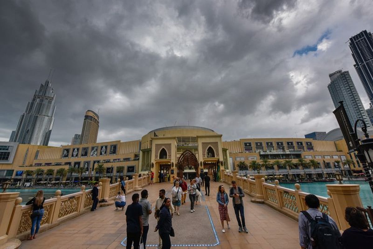 Rain and Thunderstorms Expected Across UAE Today