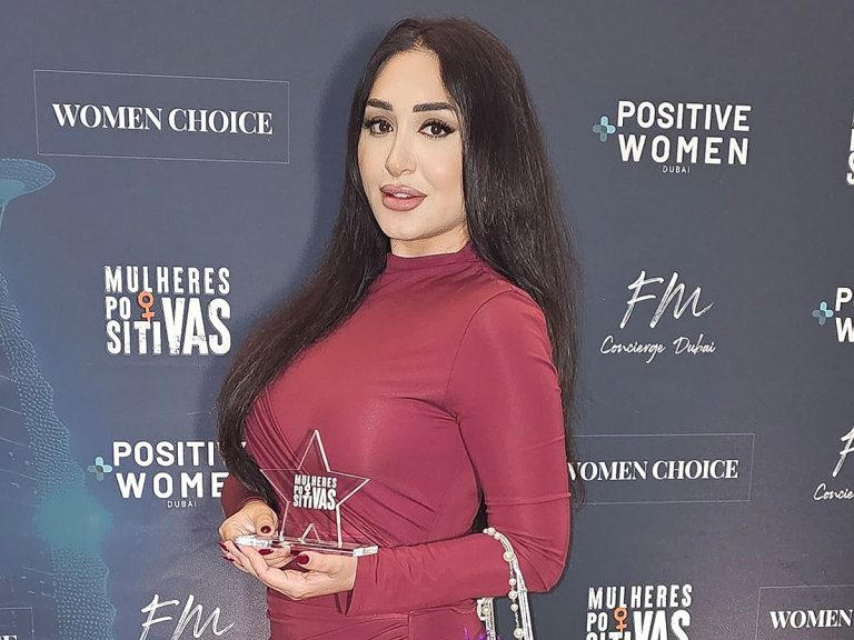 Reema Al Khatib Receives Positive Women Award in Dubai
