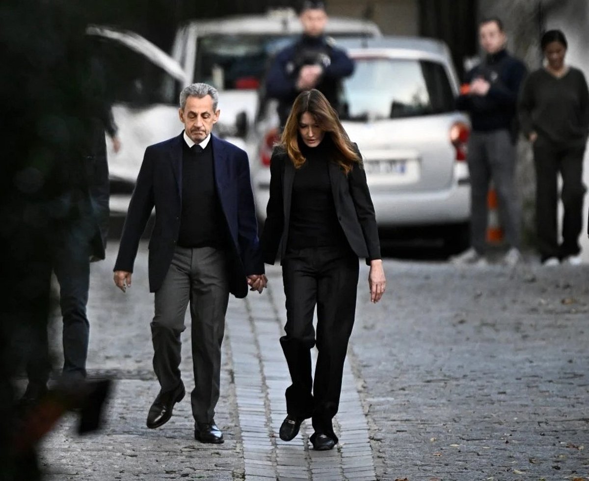 Sarkozy Starts Prison Sentence, Claims Innocence