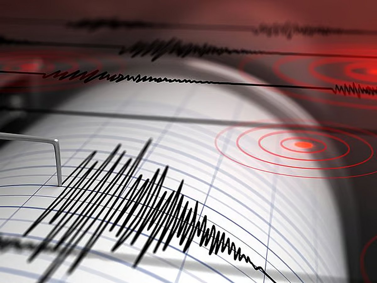 Strong Earthquake Strikes Philippines, Tsunami Alert Issued