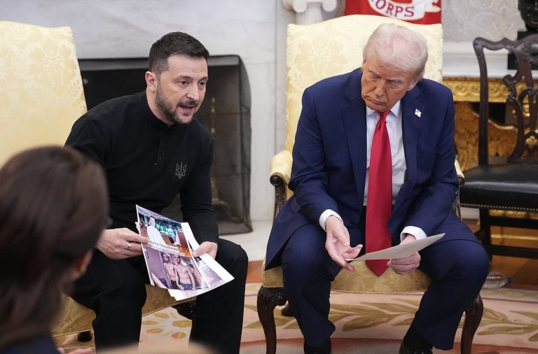 Trump Hesitates on Tomahawk Missile Sales to Ukraine