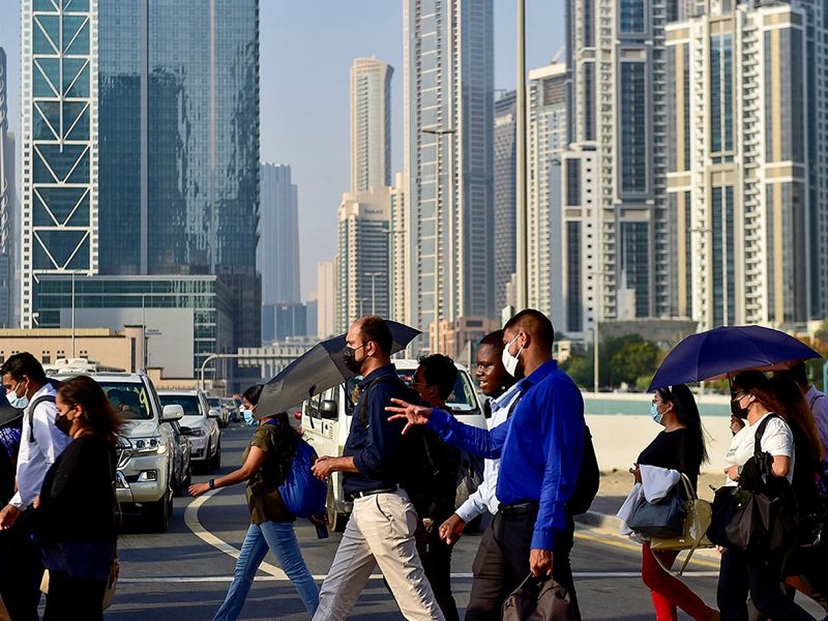 UAE Clarifies Working Hours, Wages, and Leave Regulations
