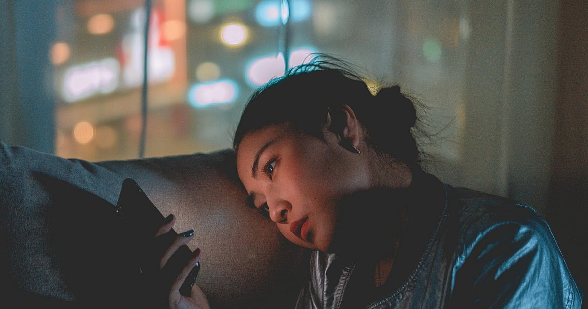 Understanding the Challenges of Being Benched in Relationshi