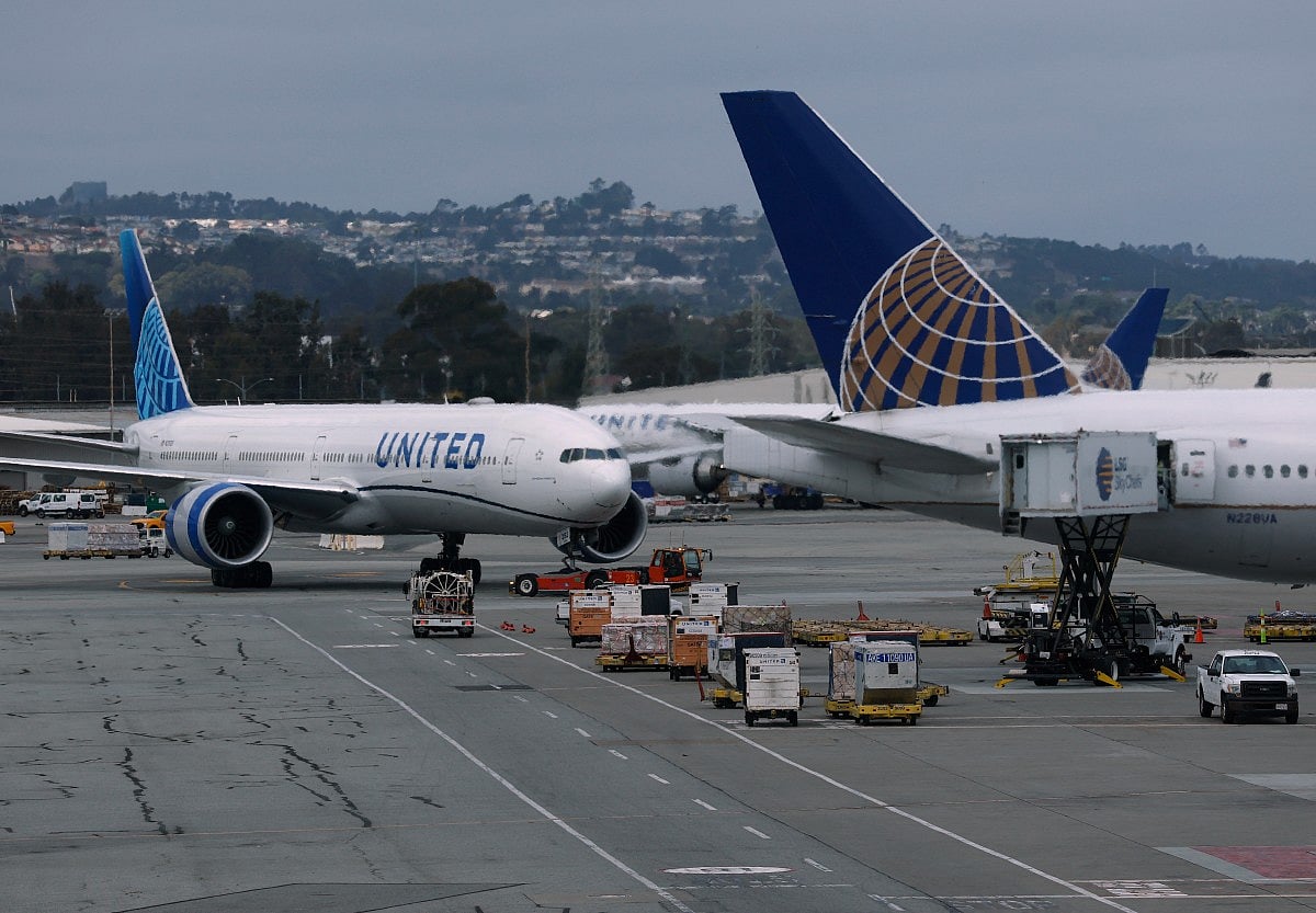 United Airlines Plane Collides at O'Hare, No Injuries Report