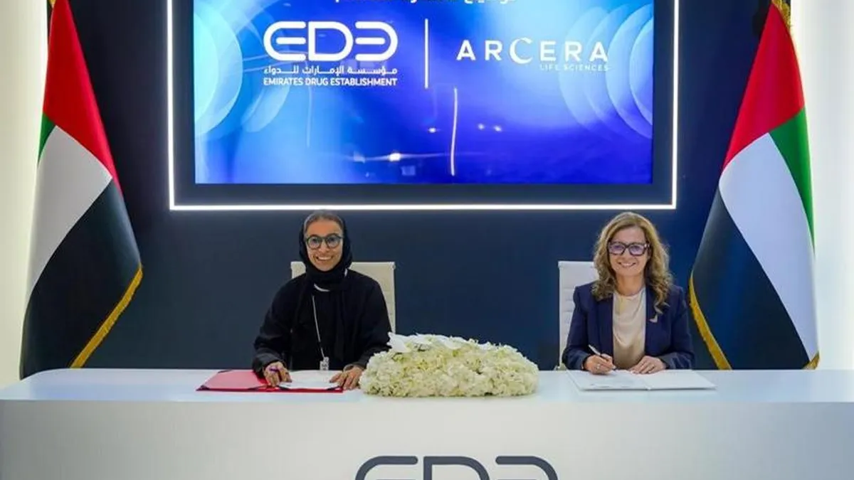 Signing ceremony between Emirates Drug Foundation and Arcelor at the Made in the UAE exhibition.