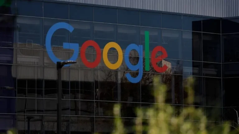 Google and Pentagon logos symbolizing their AI collaboration.