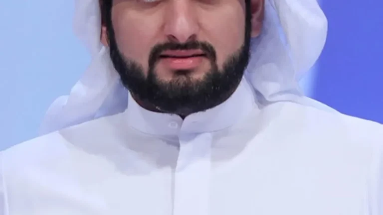 Sheikh Ahmed bin Mohammed bin Rashid Al Maktoum speaking at a ceremony.